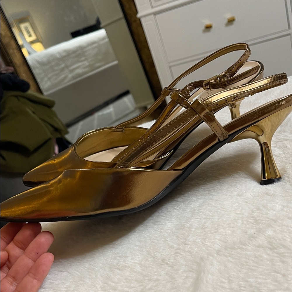 Elegant Gold Women's Shoes